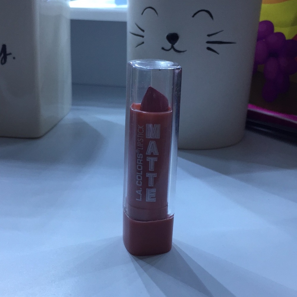 L.A. Colors Matte Lipstick